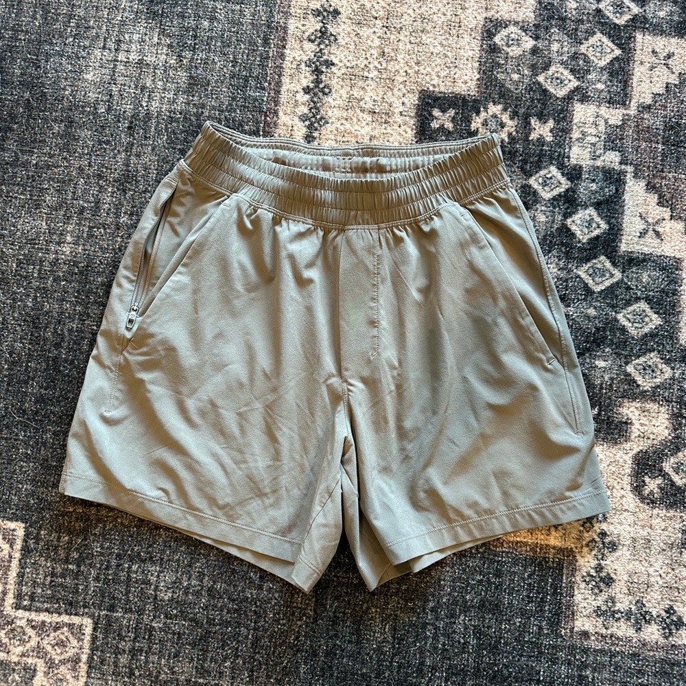 Lululemon Athletica Green Athletic Shorts Lightweight Performance
